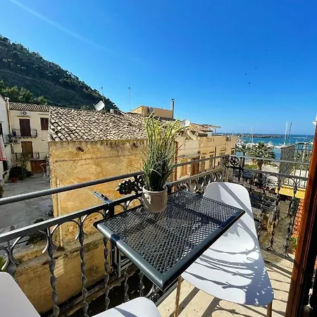 La Casetta Del Vicolo Castellammare del Golfo Exterior photo